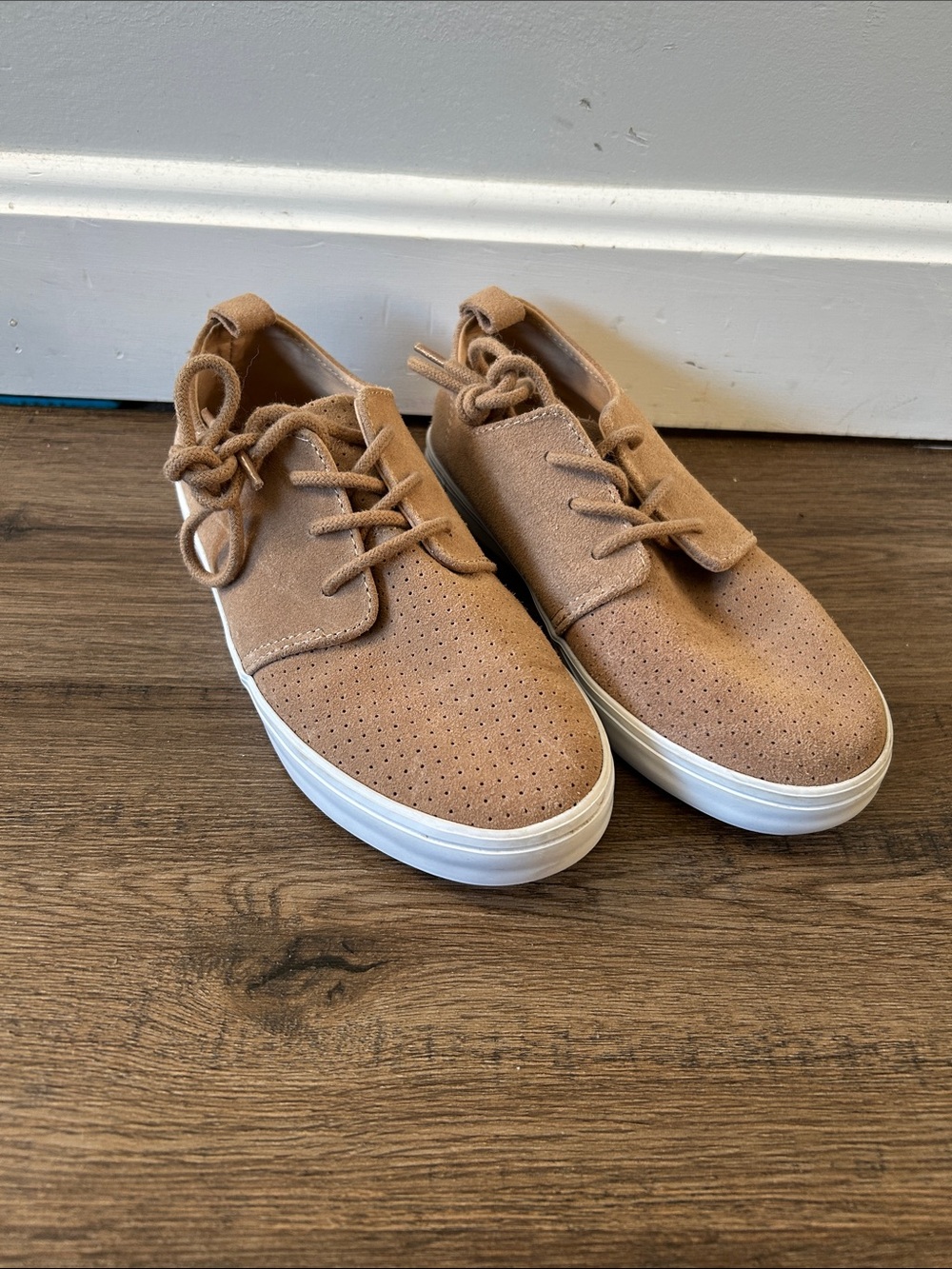 Janie and Jack|Casual Suede Lace-Up Sneakers in Tan sz 1